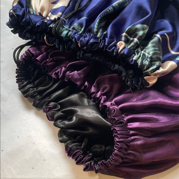 Two bonnets - Picture 3 of 3